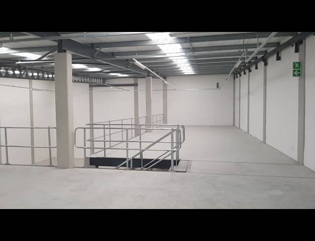 608M² FACTORY FOR SALE IN STIKLAND